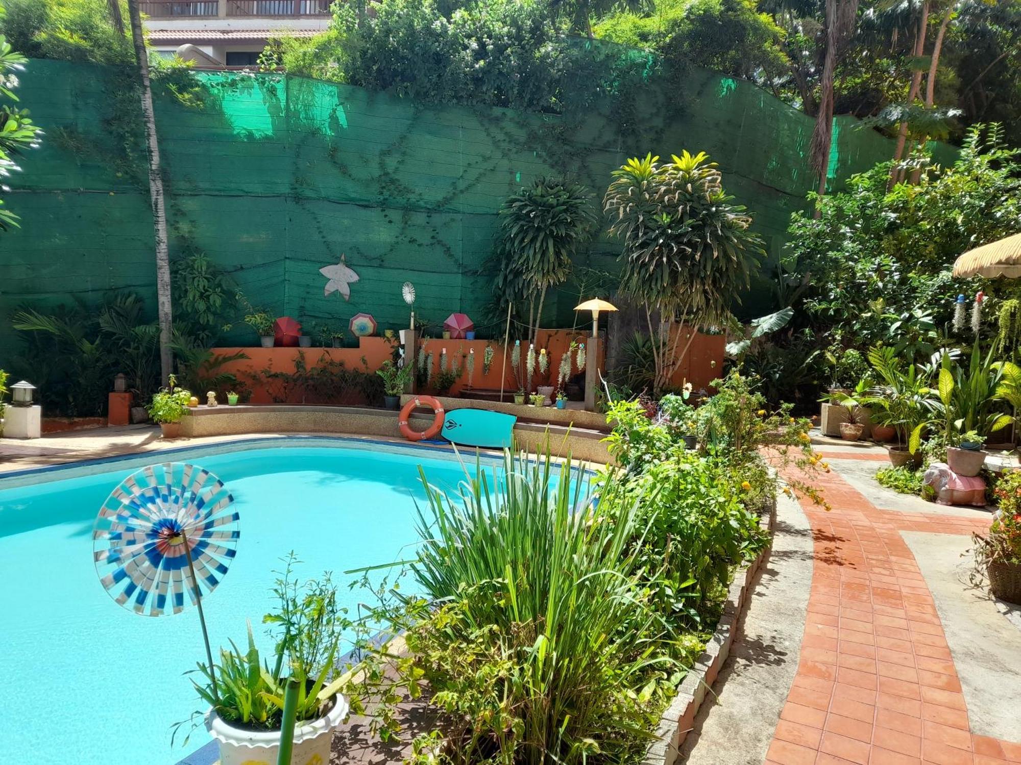 Porterhouse Beach Hotel Patong Kültér fotó