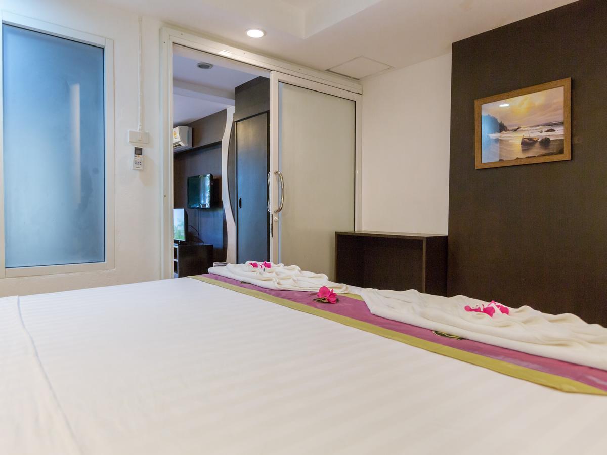 Porterhouse Beach Hotel Patong Kültér fotó