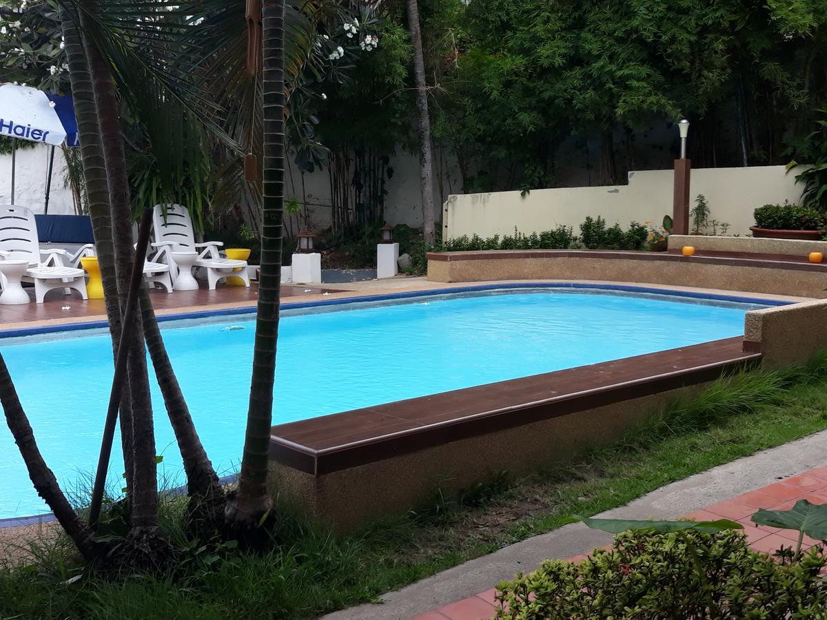 Porterhouse Beach Hotel Patong Kültér fotó