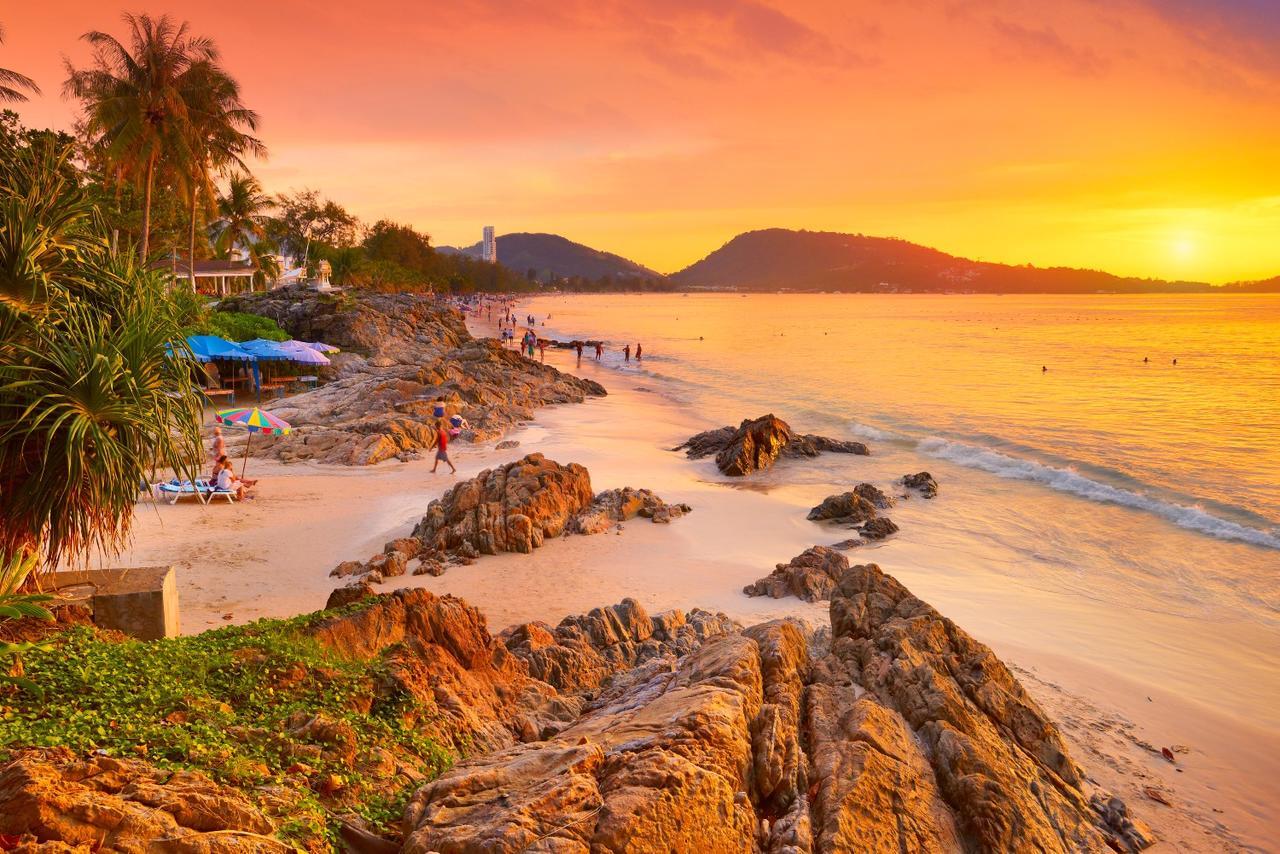 Porterhouse Beach Hotel Patong Kültér fotó