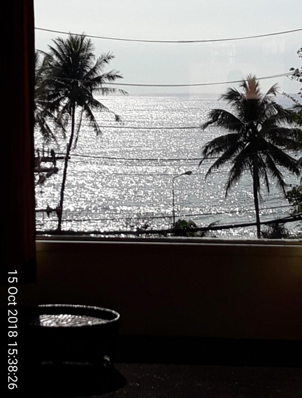Porterhouse Beach Hotel Patong Kültér fotó