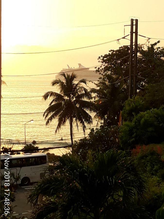 Porterhouse Beach Hotel Patong Kültér fotó