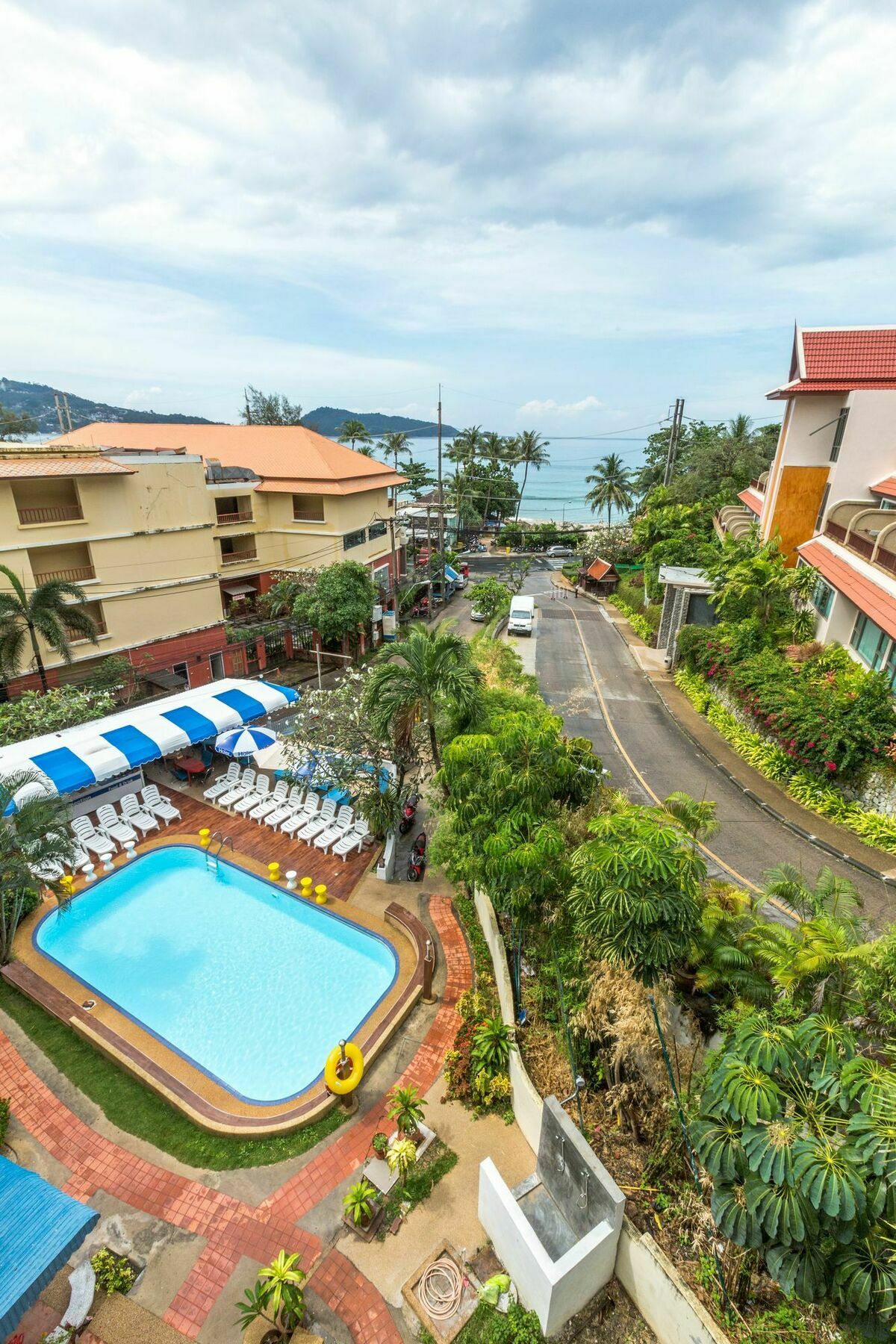 Porterhouse Beach Hotel Patong Kültér fotó