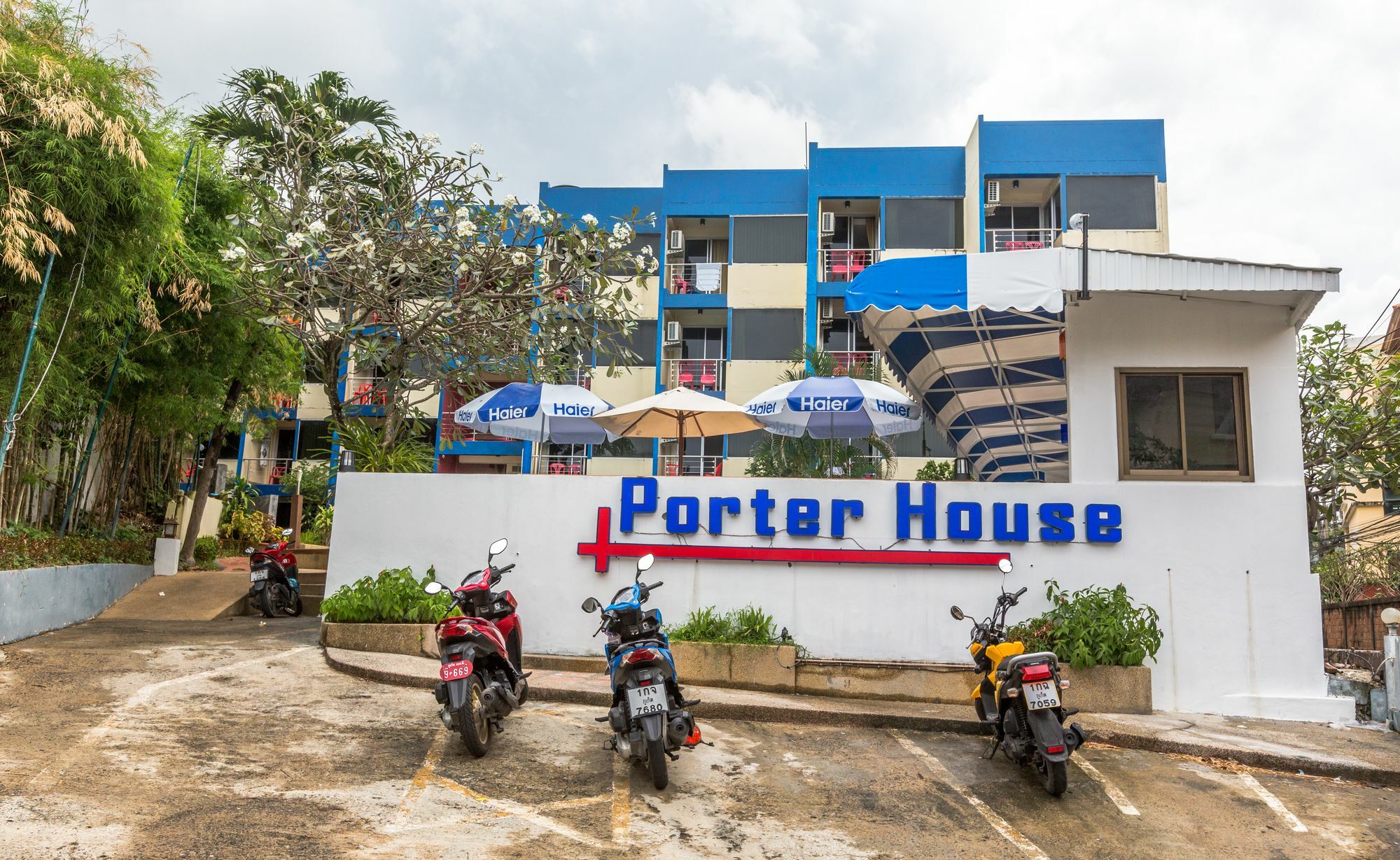 Porterhouse Beach Hotel Patong Kültér fotó