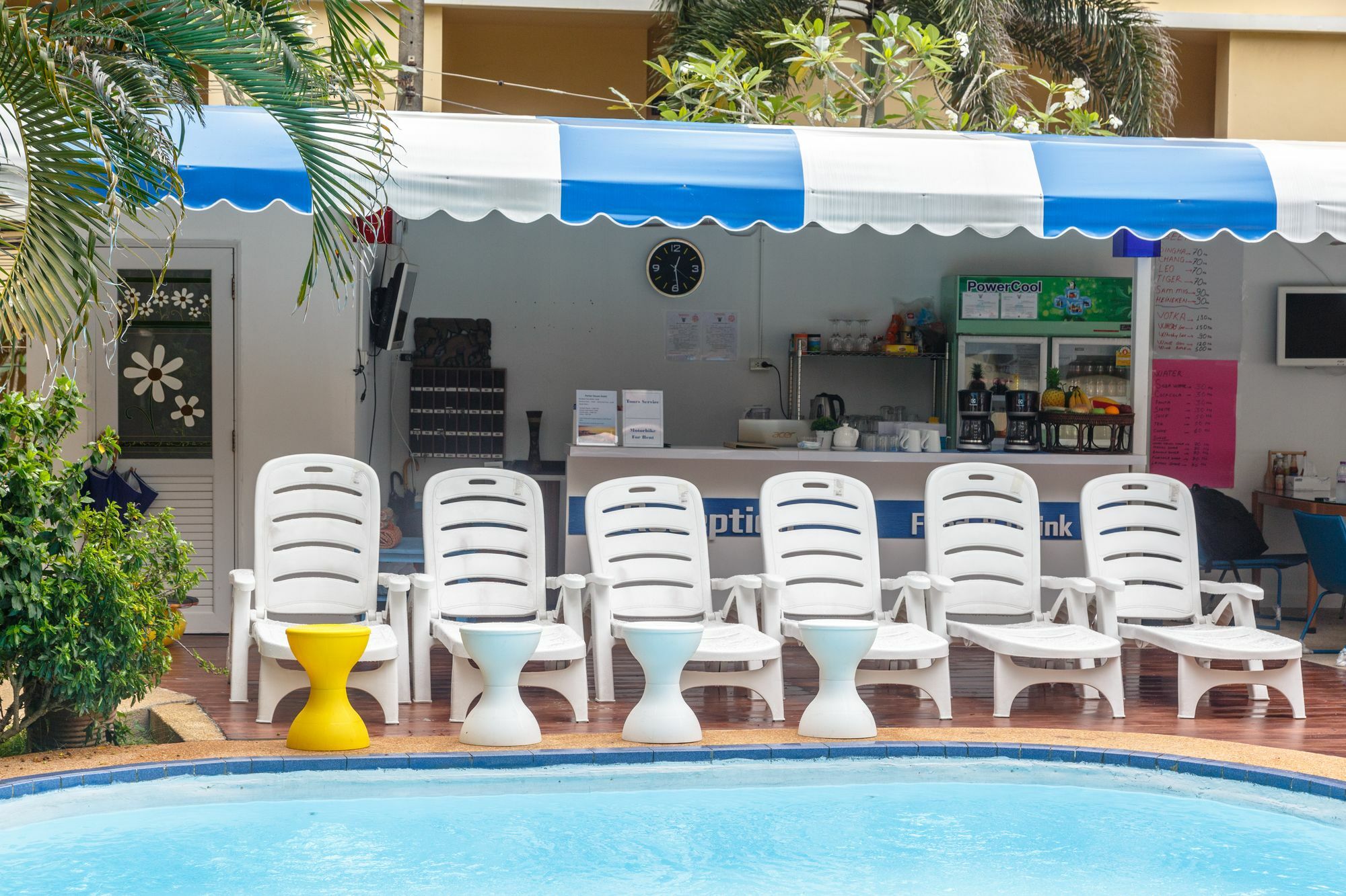 Porterhouse Beach Hotel Patong Kültér fotó