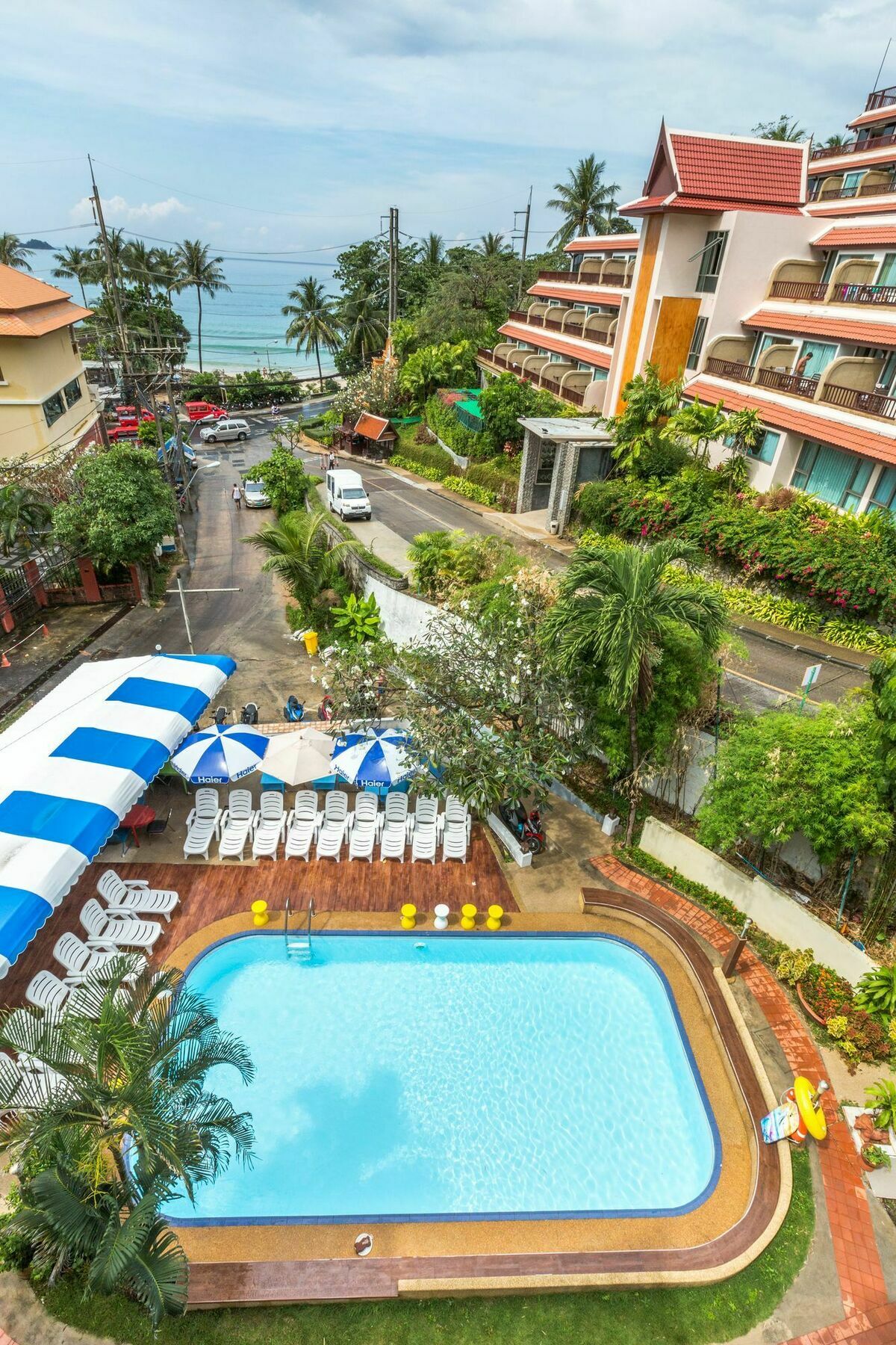 Porterhouse Beach Hotel Patong Kültér fotó