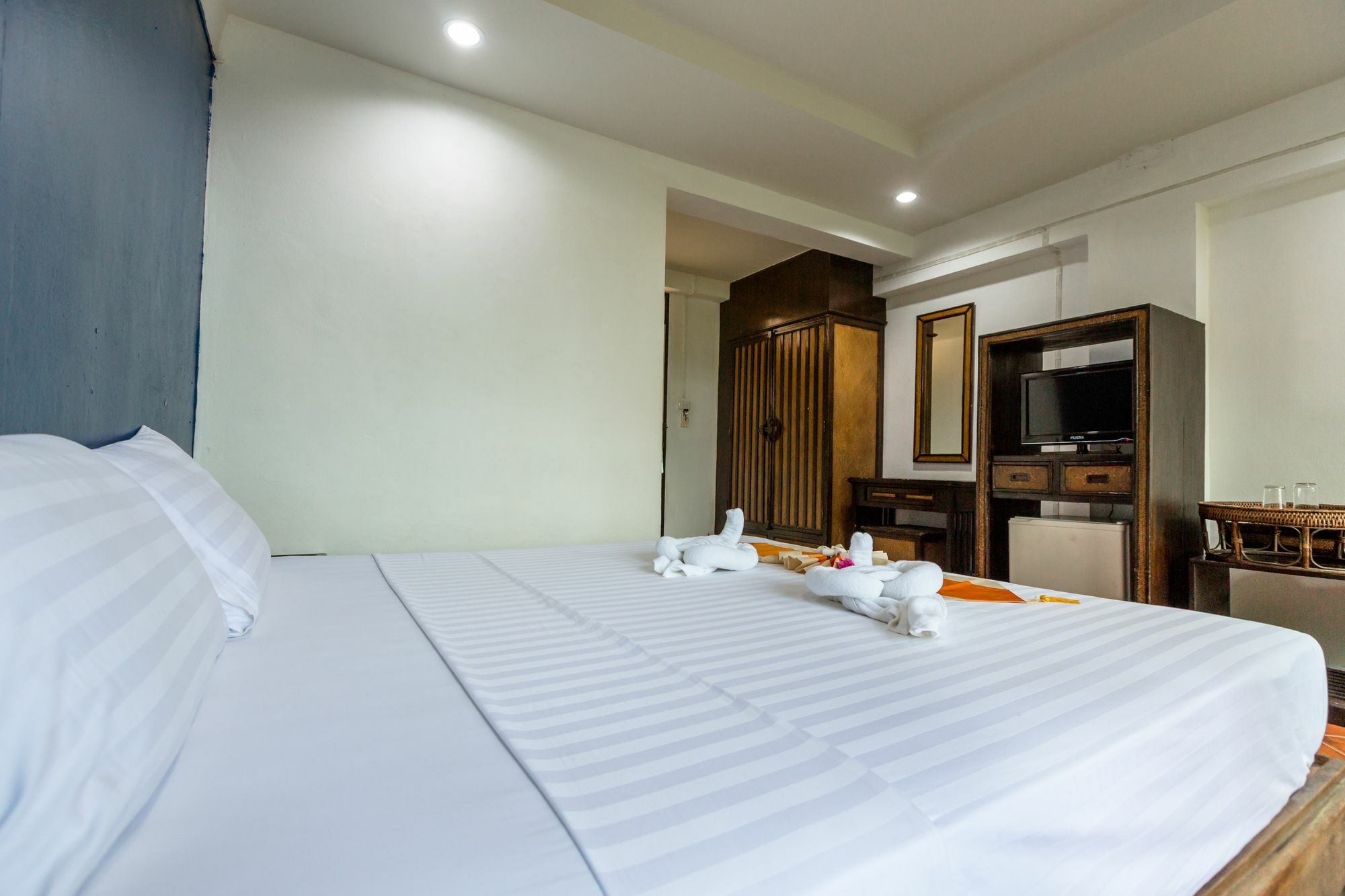 Porterhouse Beach Hotel Patong Kültér fotó